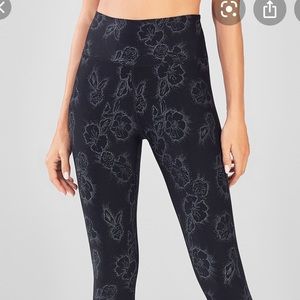 Fabletics HW Printed Powerhold Capri